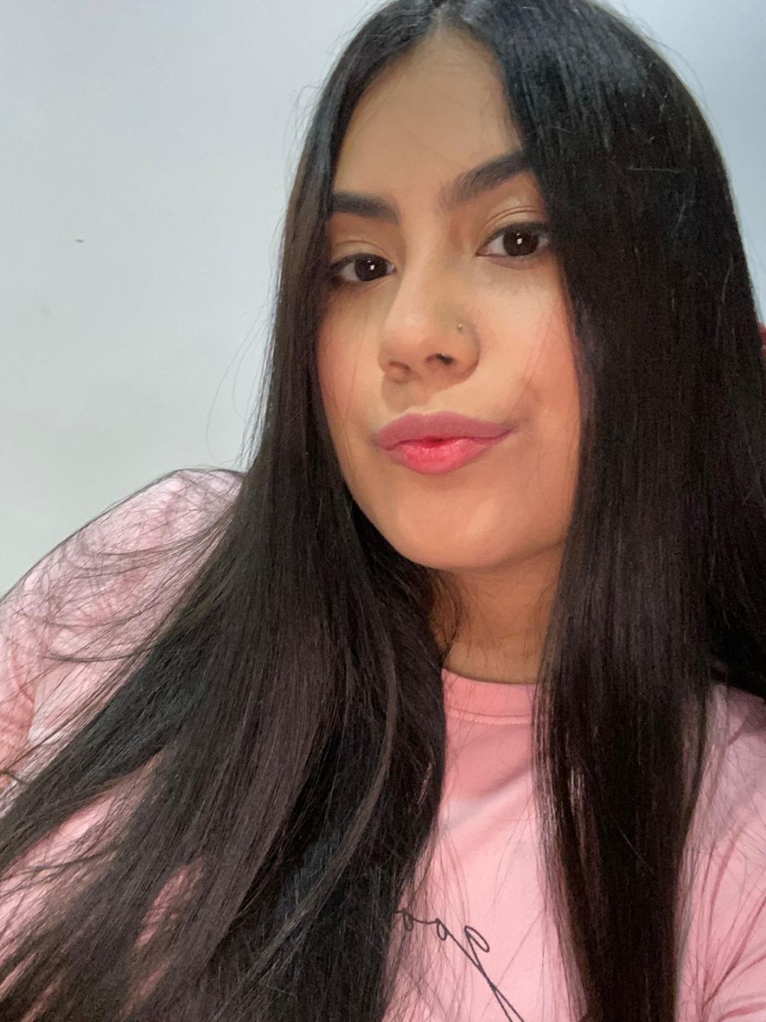 Image of cam model CurvyBuff from XloveCam