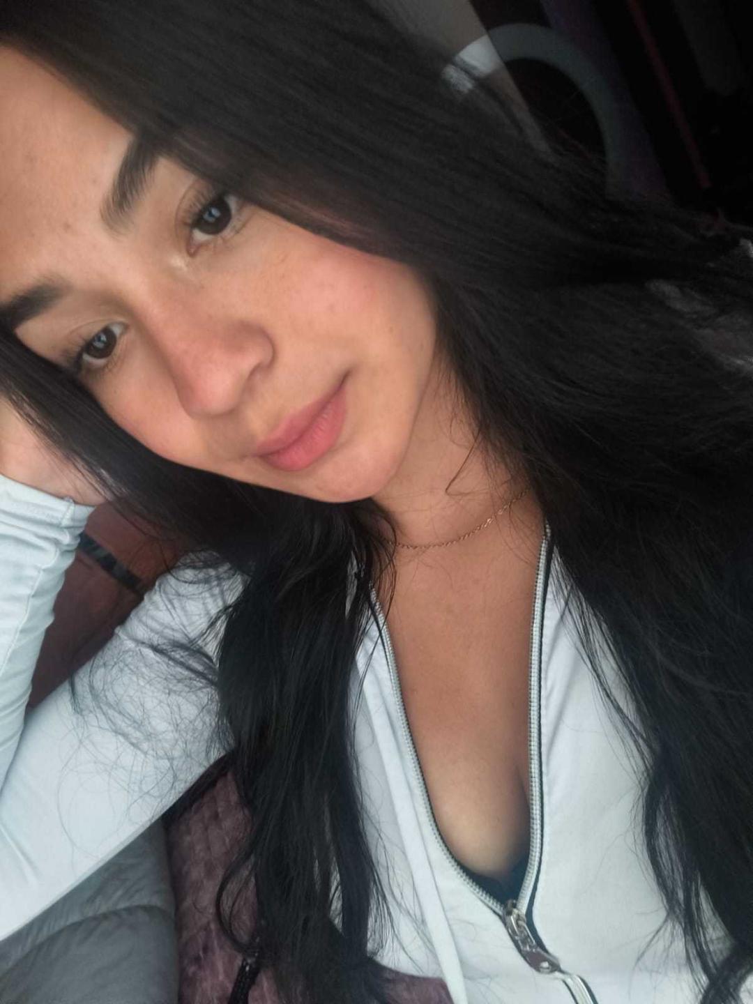 Image of cam model RouxiMori from XloveCam