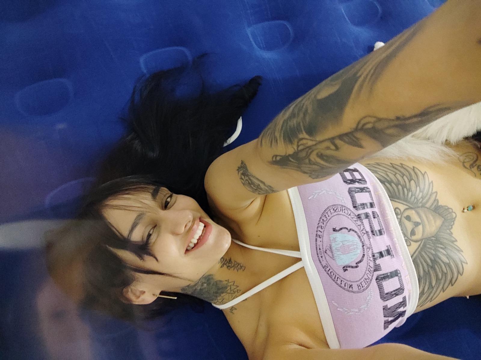 Image of cam model MelannieCoras from XloveCam