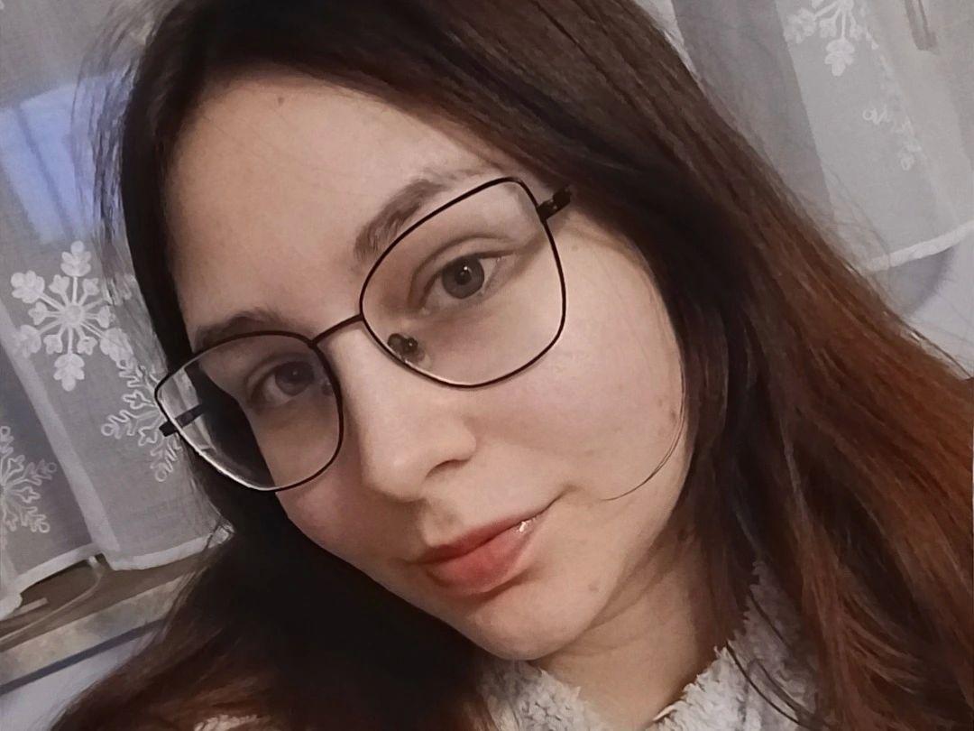 Image of cam model MiaEngel-hot from XloveCam