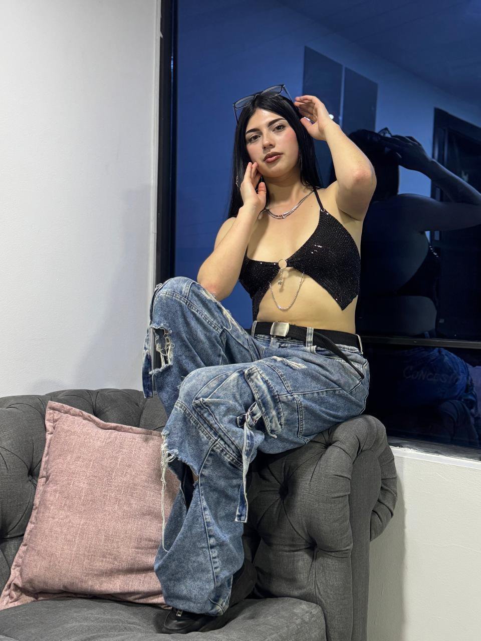 Image of cam model IsabellaaRossi from XloveCam