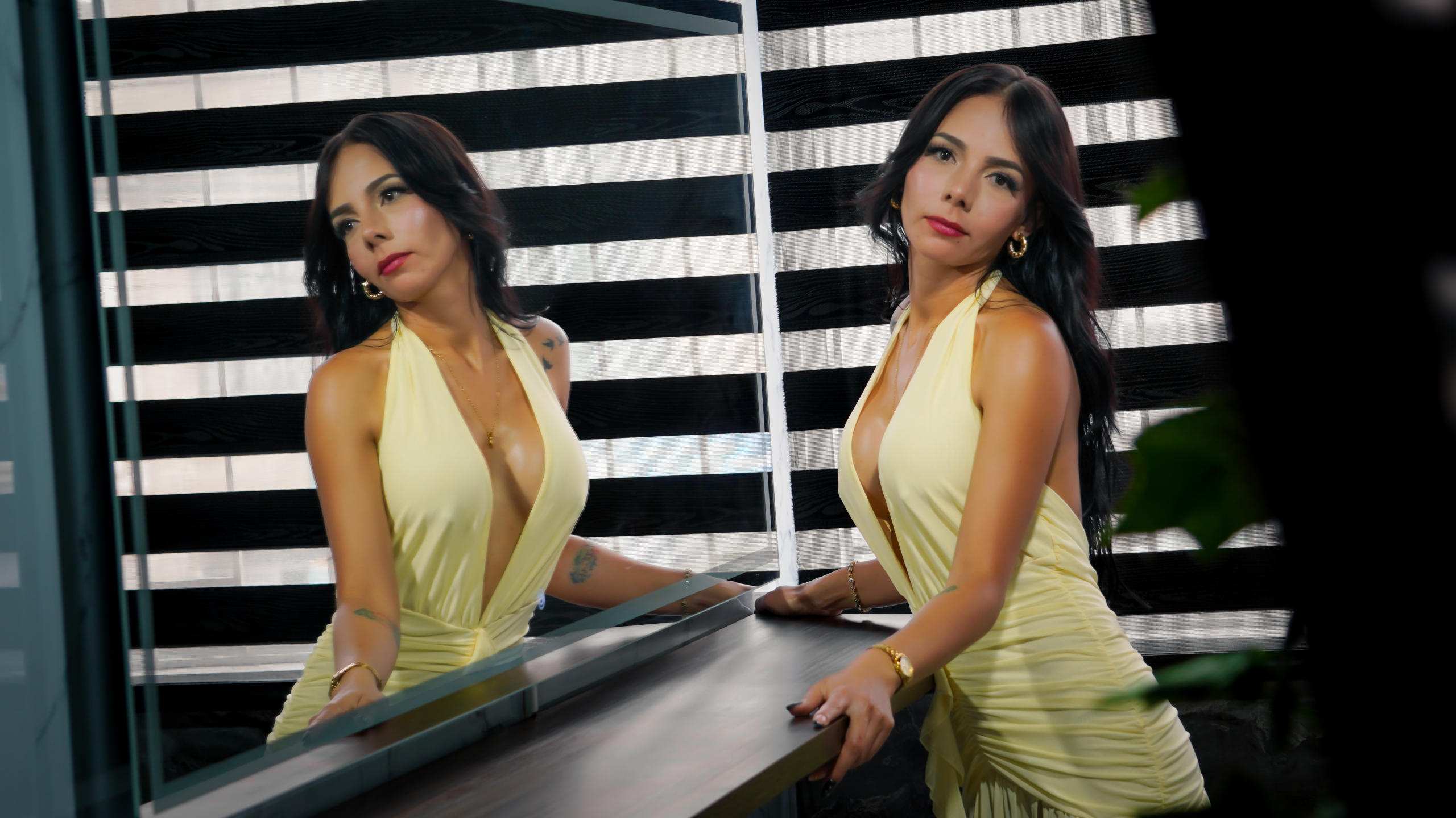 Image of cam model EvelinLuna from XloveCam
