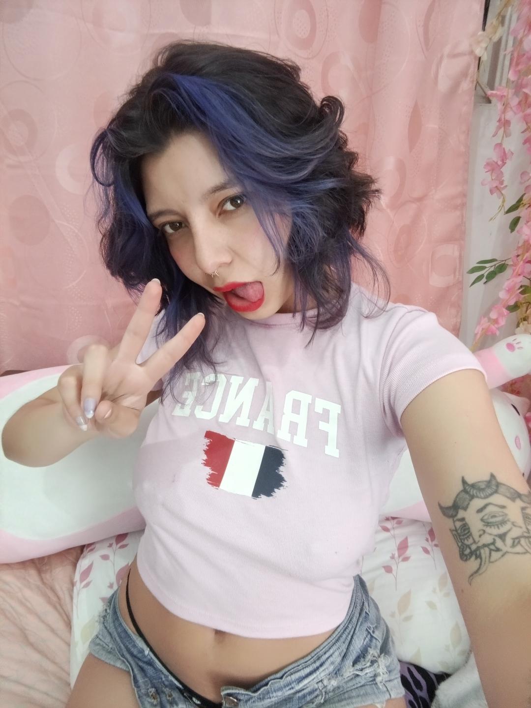 Image of cam model DarckVelvet from XloveCam