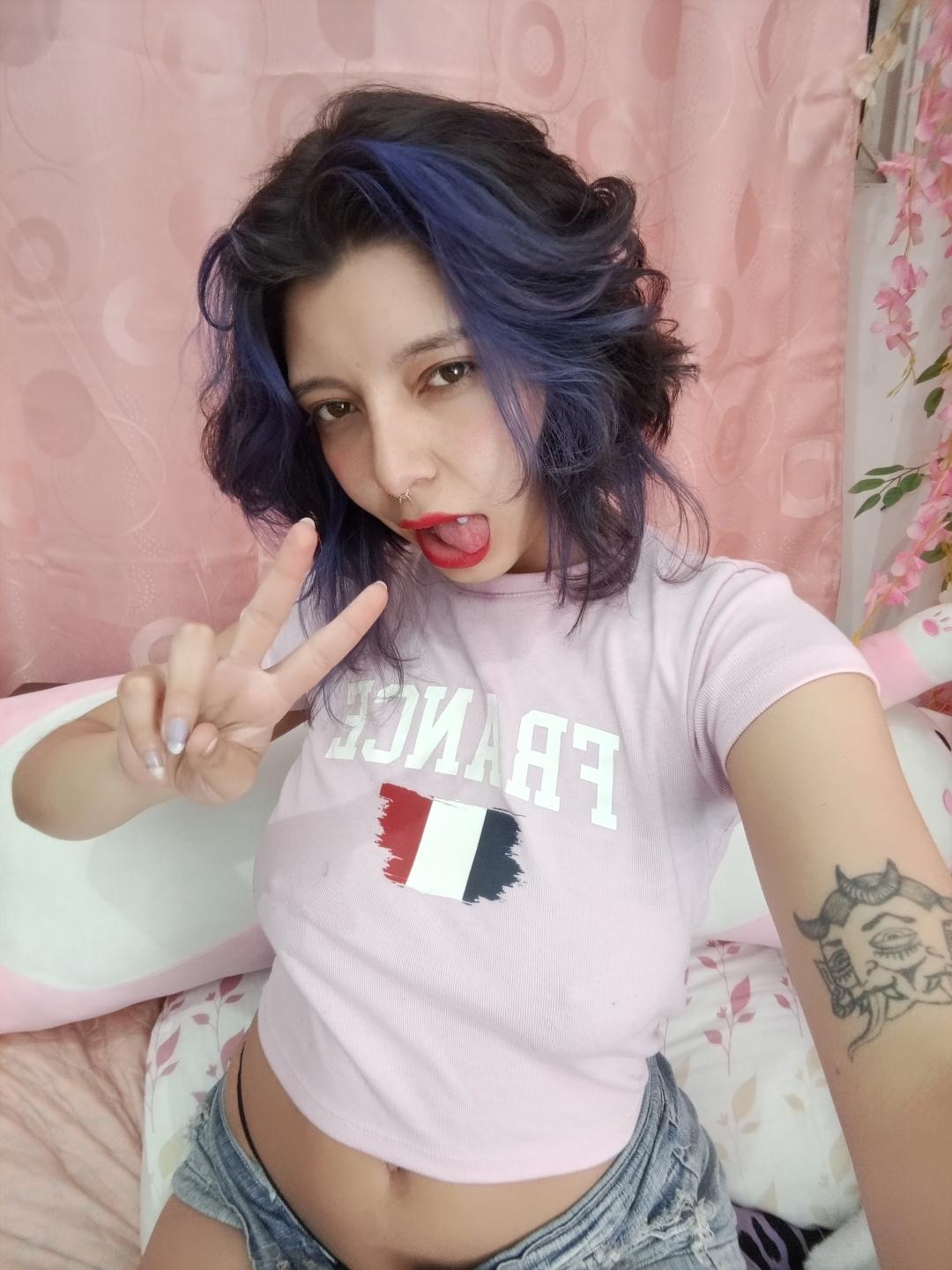 Image of cam model DarckVelvet from XloveCam