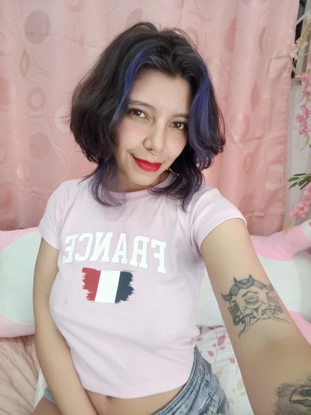 Image of cam model DarckVelvet from XloveCam