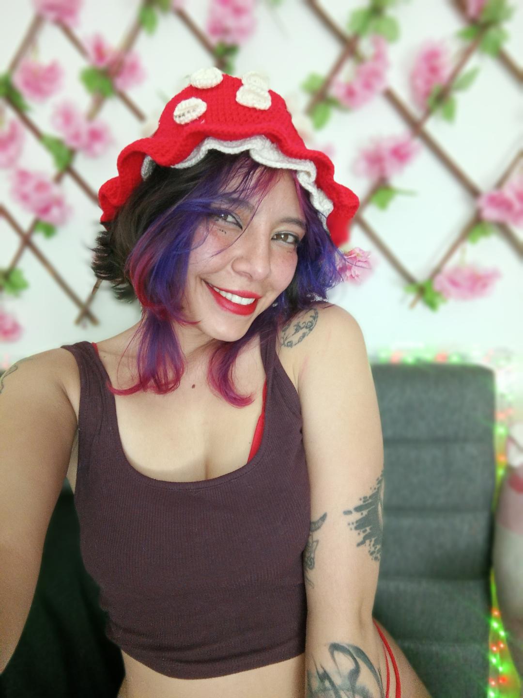 Image of cam model DarckVelvet from XloveCam