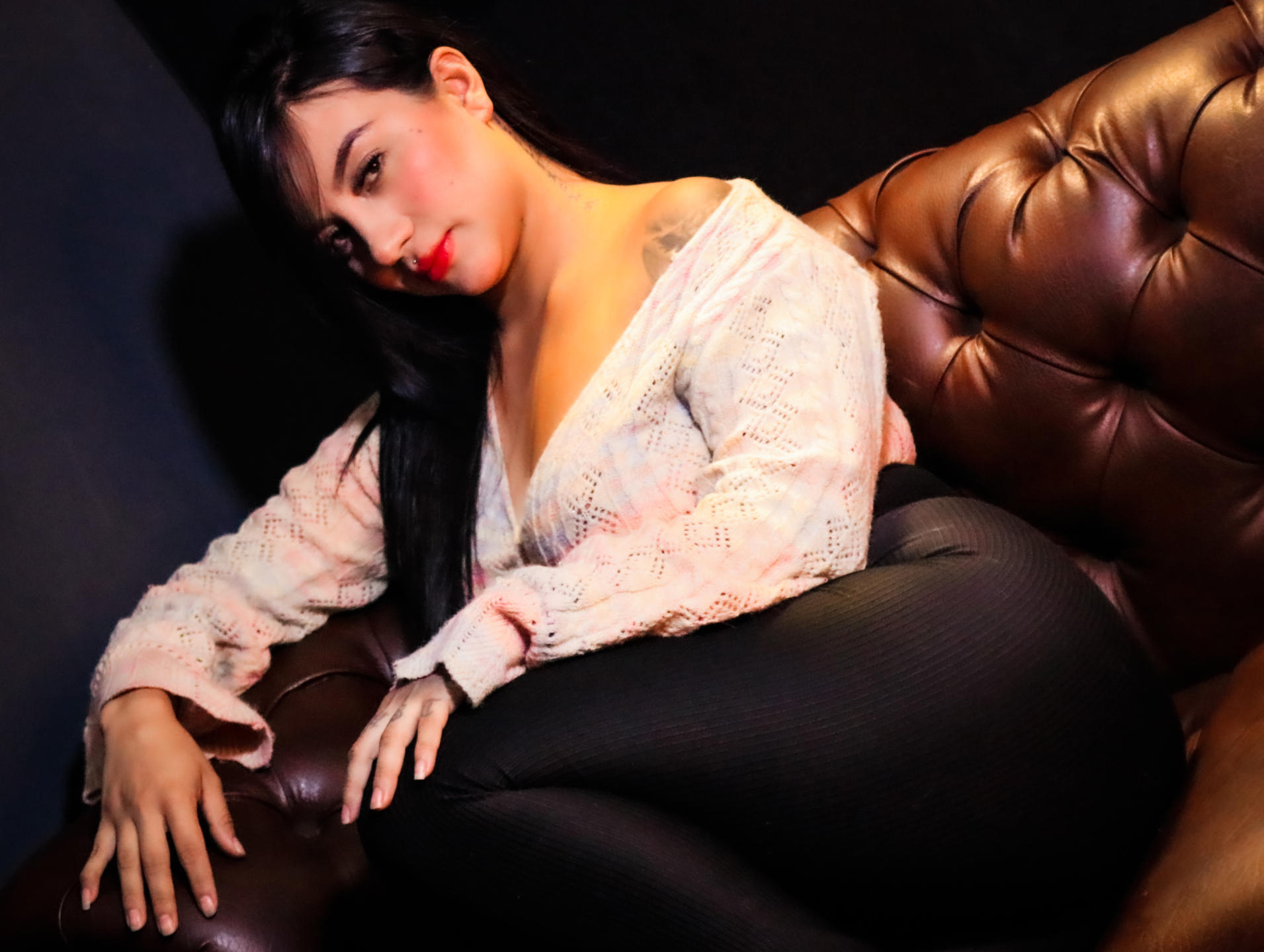 Image of cam model LiaHoffman from XloveCam