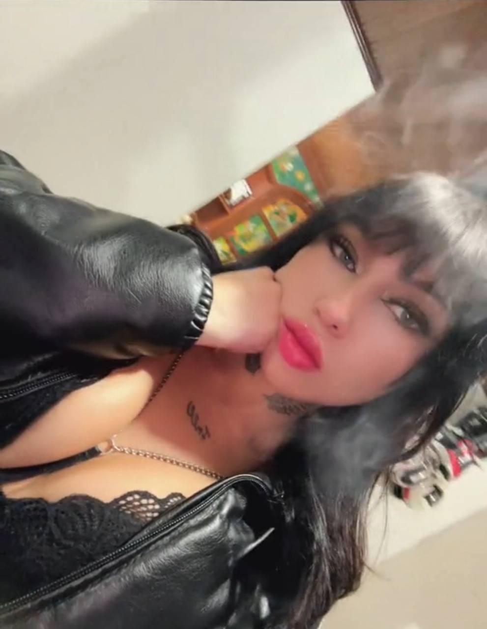 Image of cam model LunaBaster from XloveCam