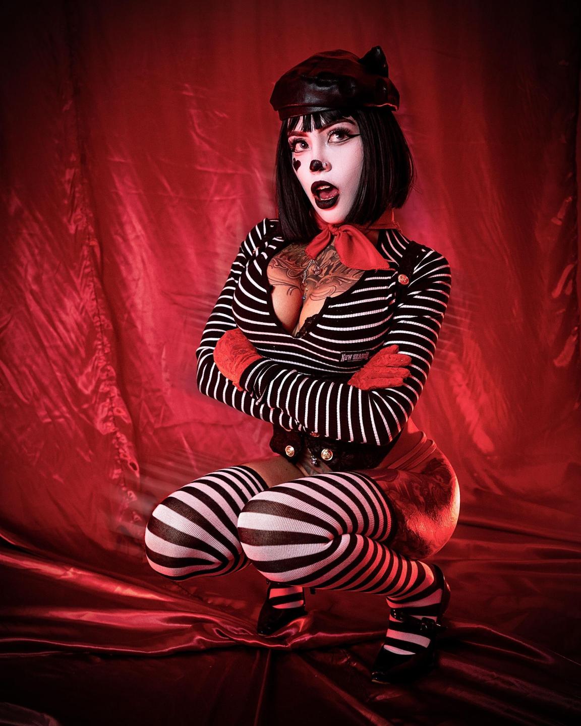 Image of cam model SaraBrooks from XloveCam