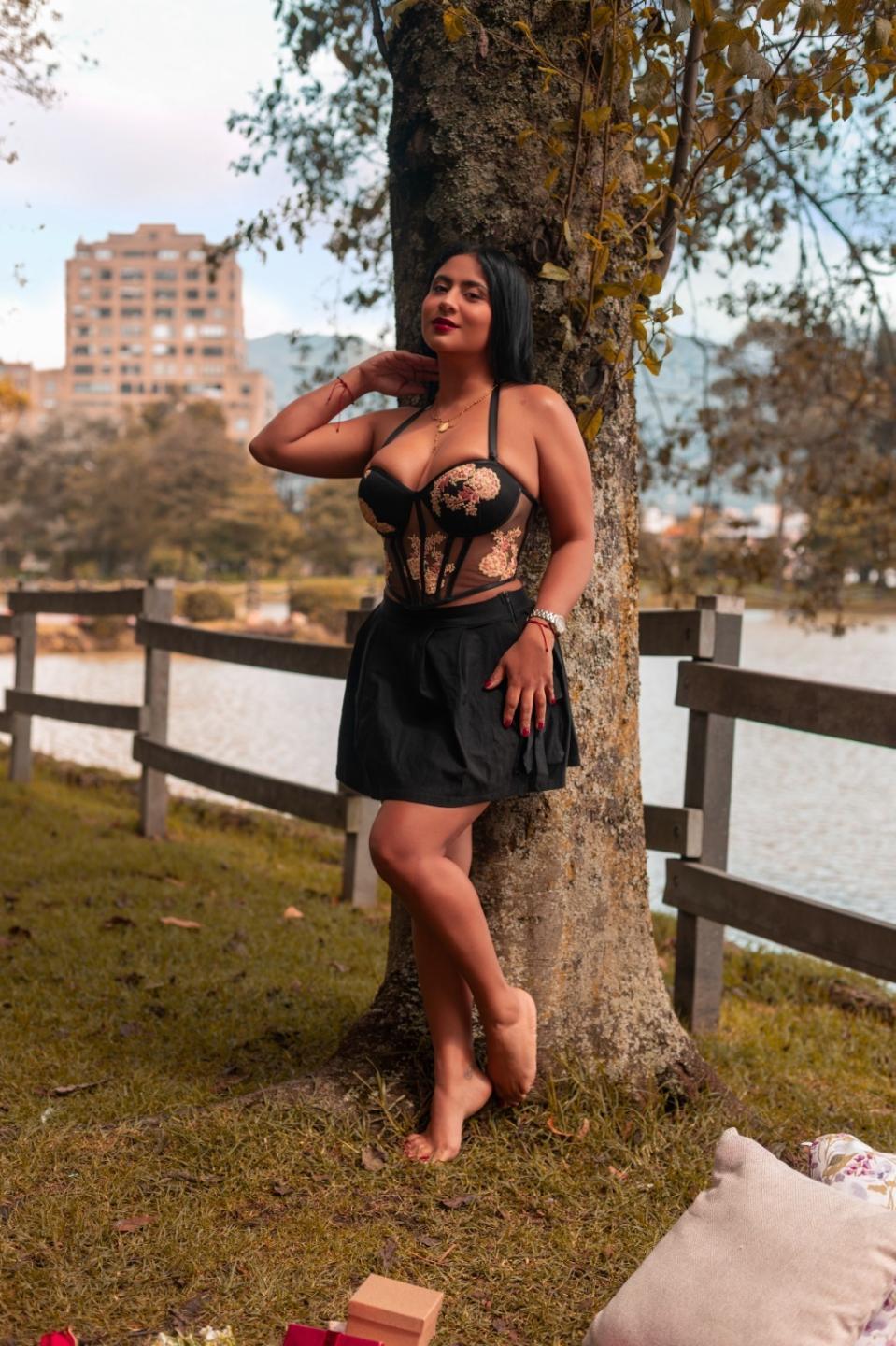 Image of cam model DiannaRosse from XloveCam