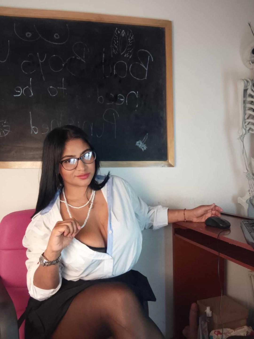 Image of cam model DiannaRosse from XloveCam