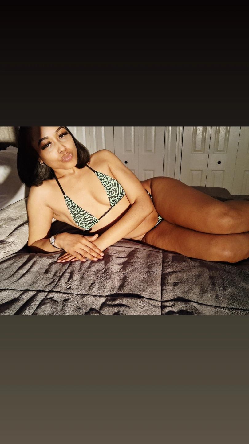 Image of cam model ChanelHope from XloveCam