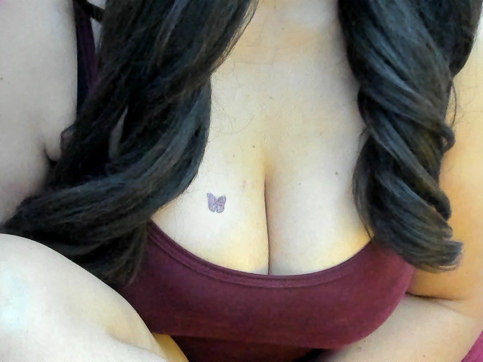 Image of cam model SweetFoxyne from XloveCam