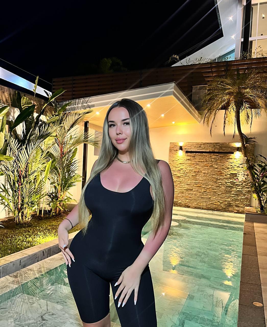 Image of cam model EvaSunderland from XloveCam