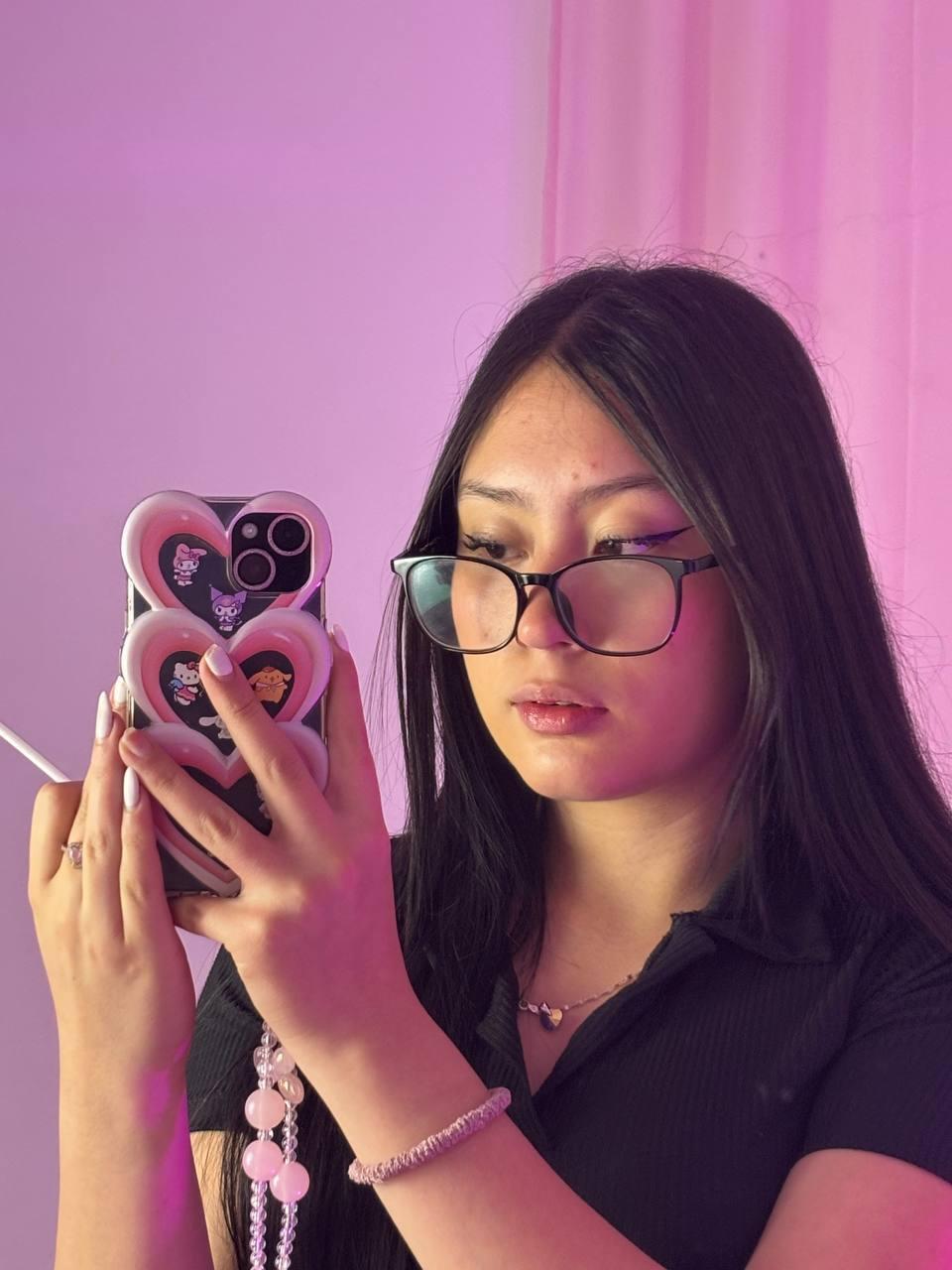 Image of cam model ScarllettDream from XloveCam