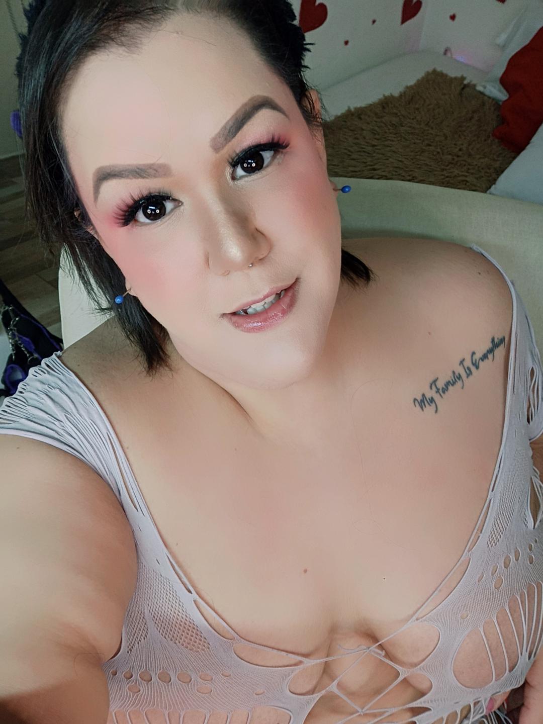 Image of cam model GiiannaMorrys from XloveCam