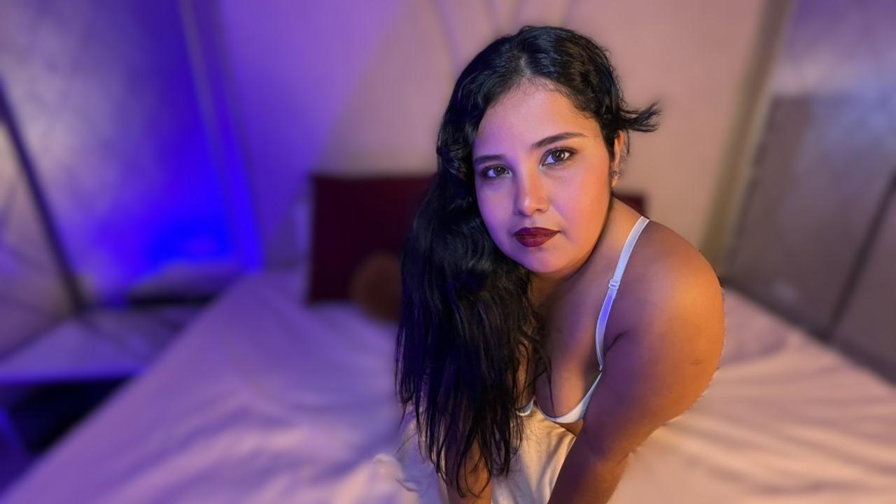 Image of cam model CassandraValmont from XloveCam