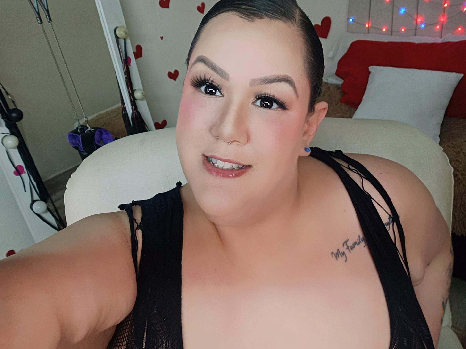 Image of cam model GiiannaMorrys from XloveCam