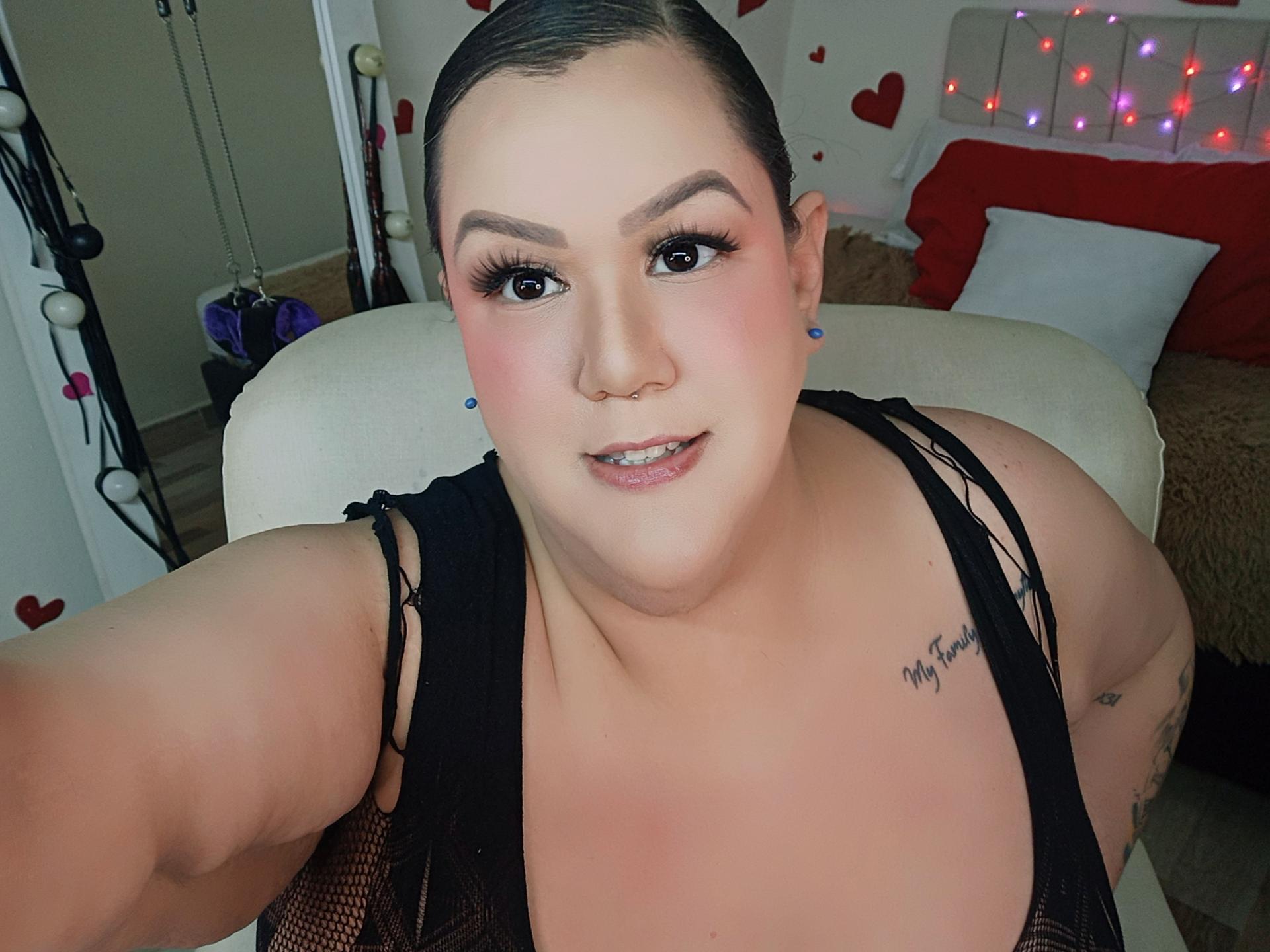 Image of cam model GiiannaMorrys from XloveCam