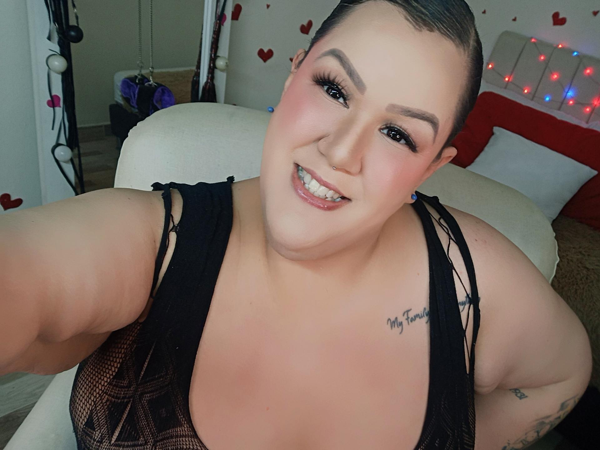 Image of cam model GiiannaMorrys from XloveCam