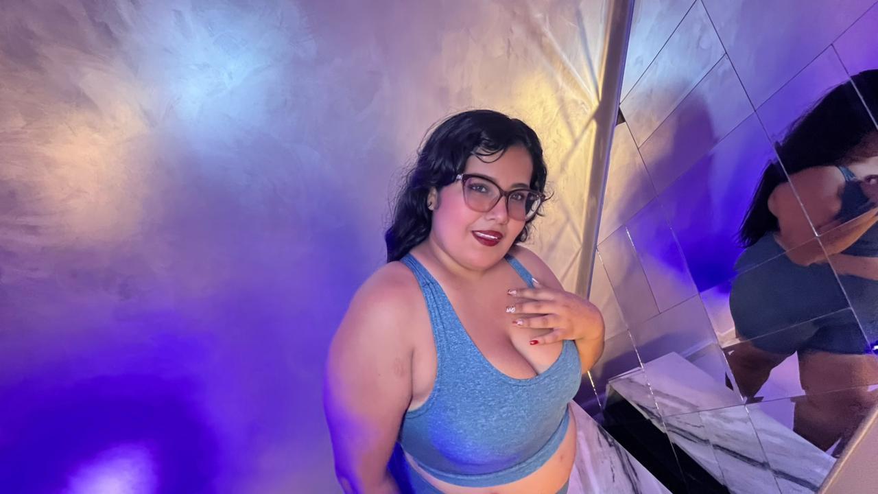 Image of cam model CassandraValmont from XloveCam