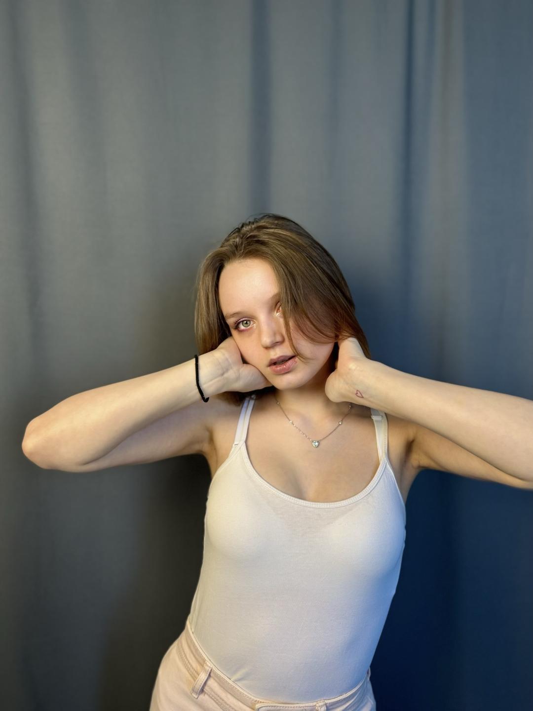 Image of cam model WilliemaSexy from XloveCam