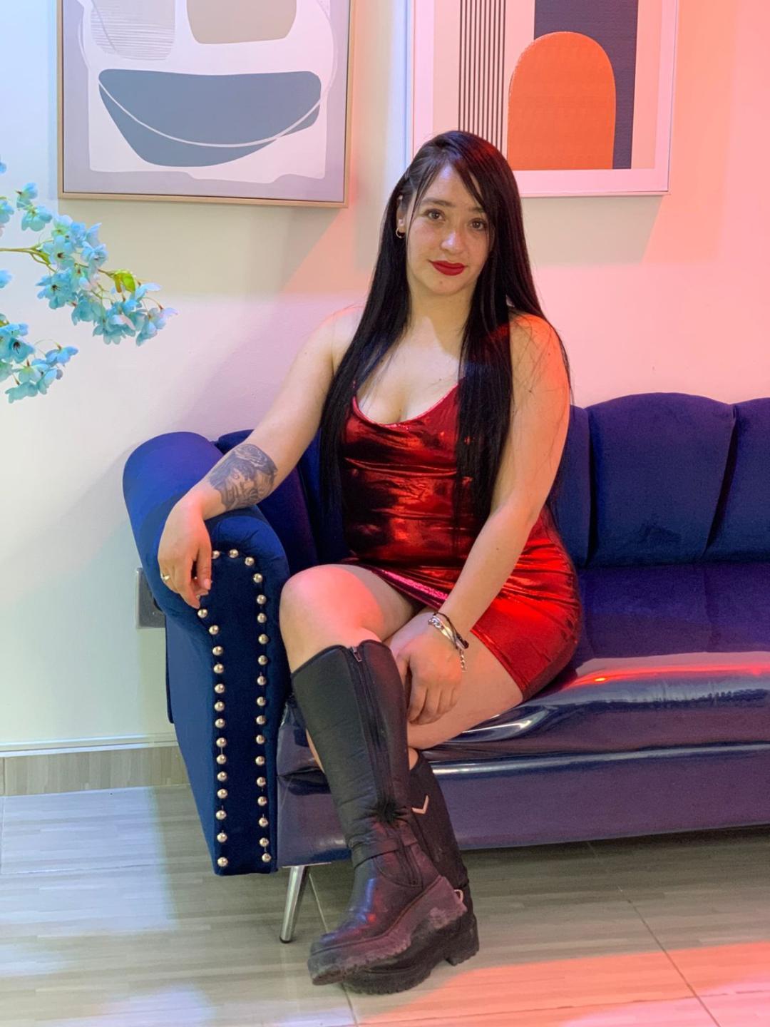 Image of cam model AlannaScott from XloveCam