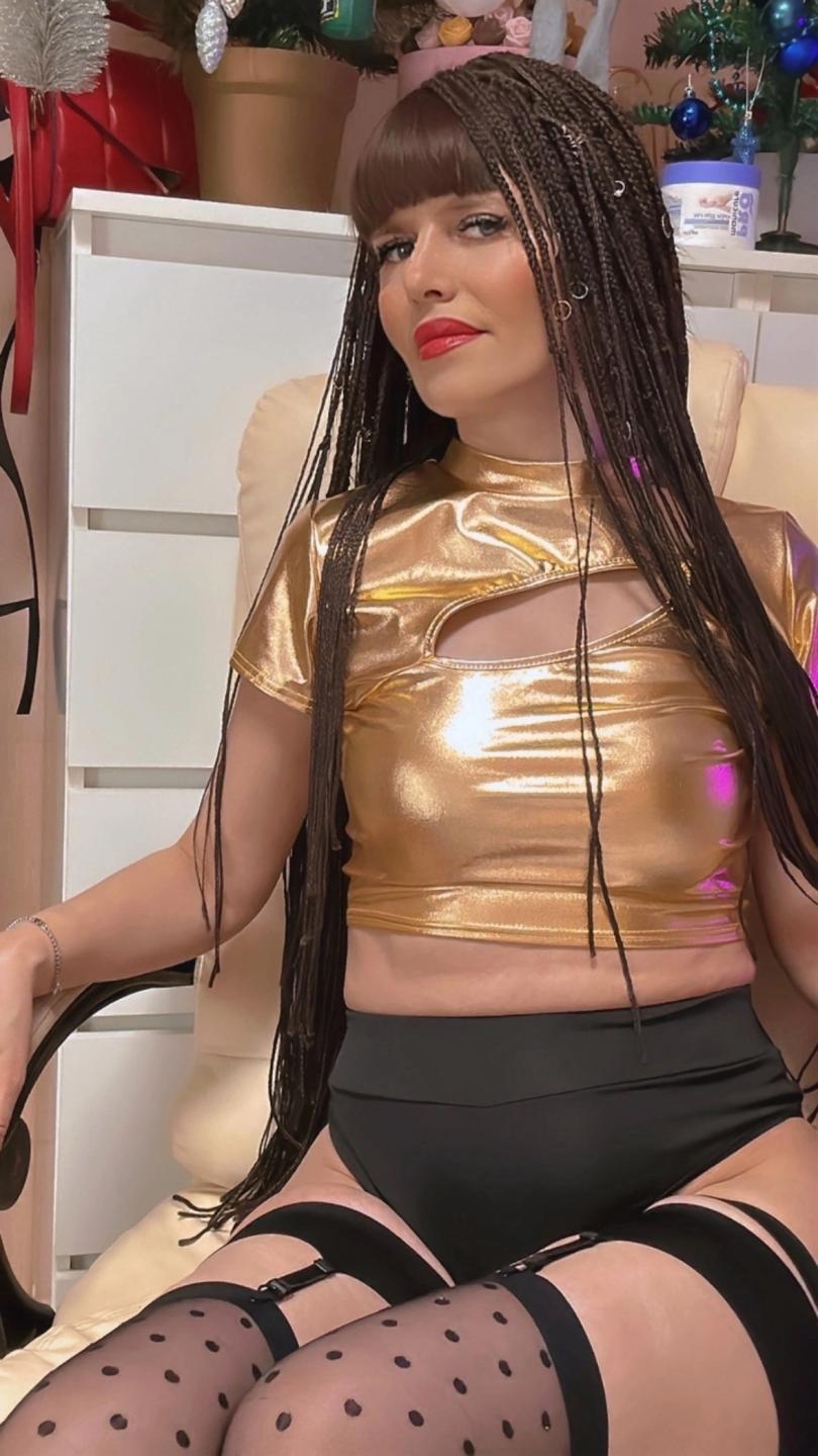 Image of cam model CutieOrgasm from XloveCam