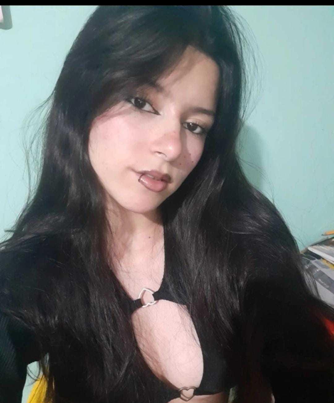 Image of cam model EmiSchwarz from XloveCam