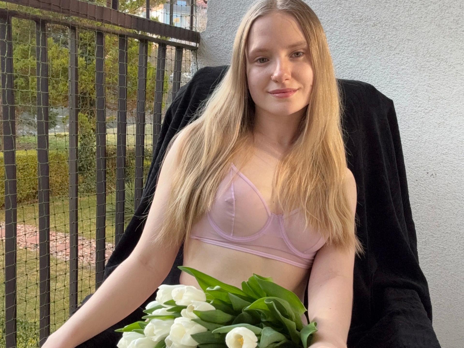 Image of cam model missNancy-hot from XloveCam