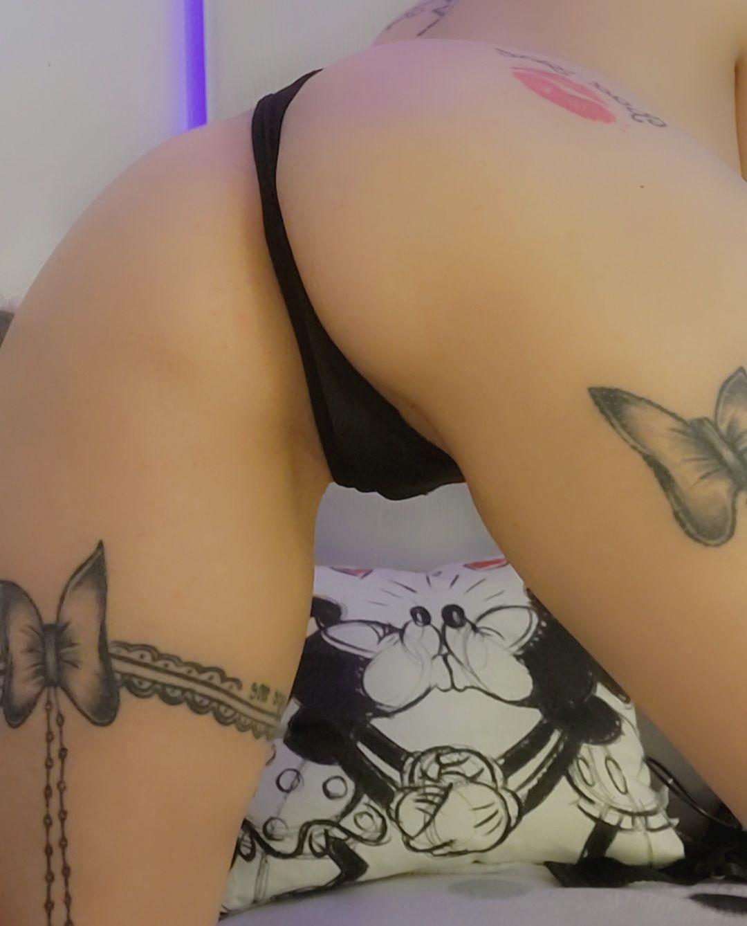 Image of cam model FrenchShanna from XloveCam