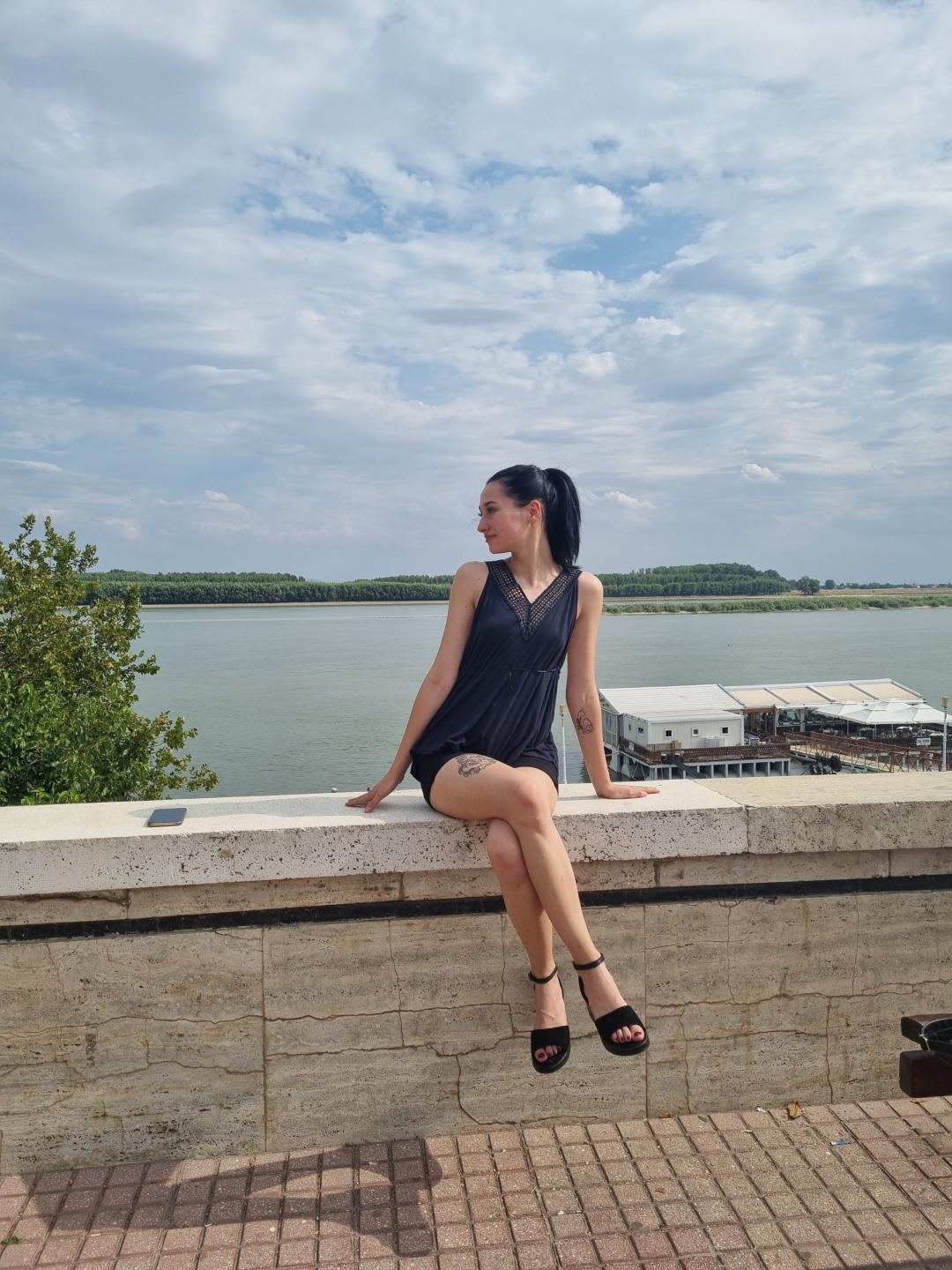 Image of cam model RoxxanneBoby from XloveCam