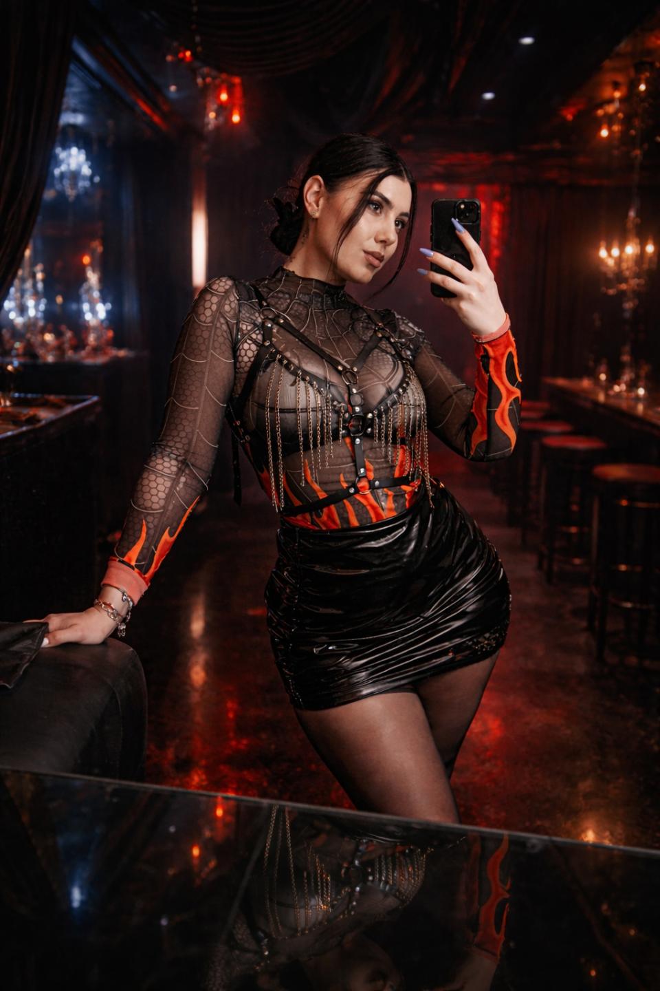 Image of cam model MelissaGlow from XloveCam