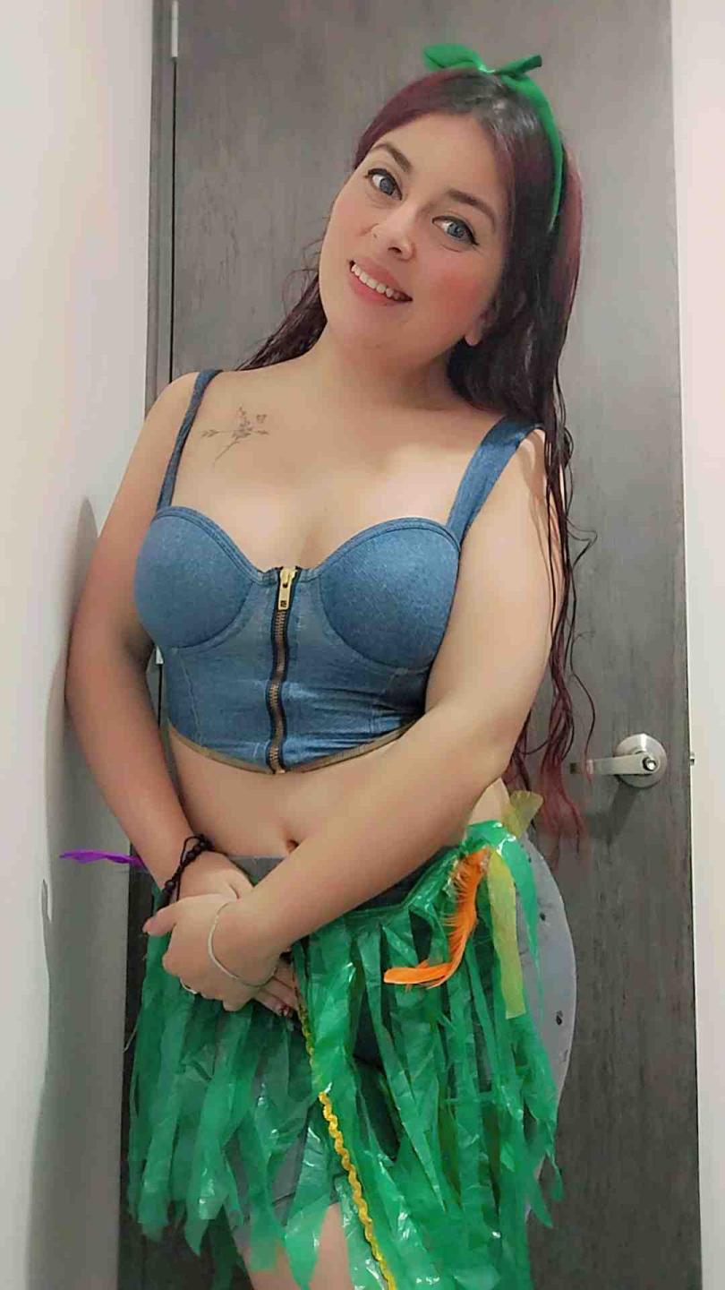 Image of cam model Dannazv from XloveCam