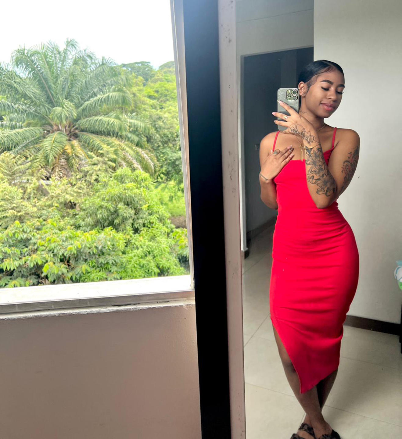 Image of cam model LovelyPeachss from XloveCam