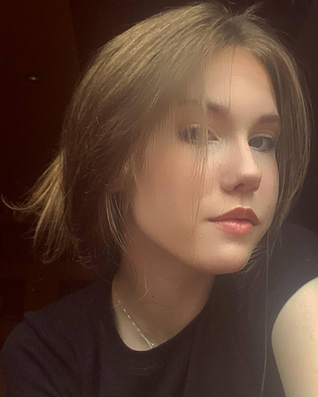 Image of cam model KenaCly from XloveCam