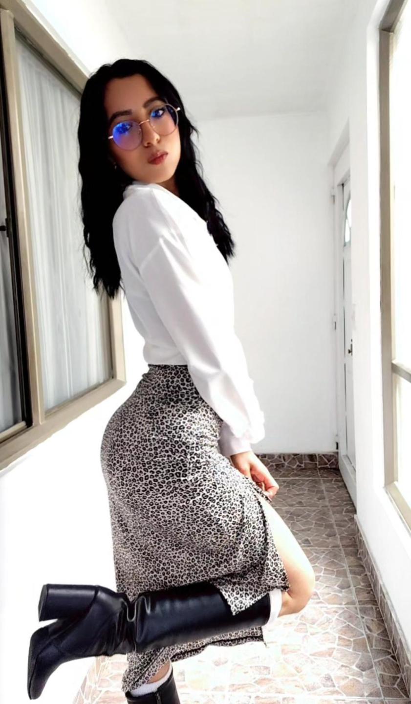 Image of cam model DaphneSpencer from XloveCam