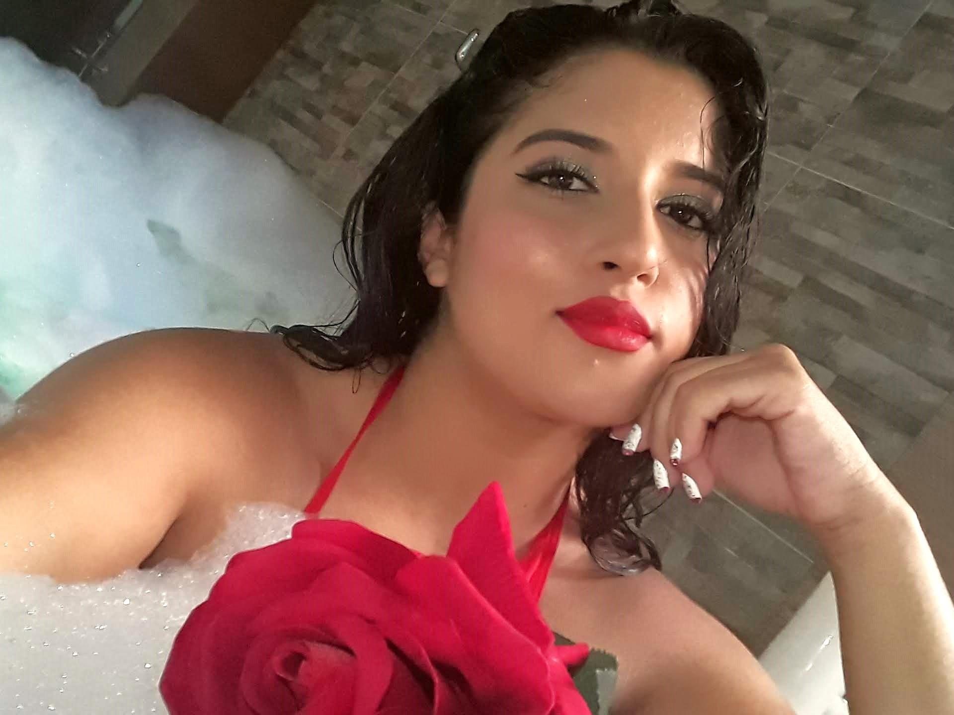 Image of cam model AlisRoberts from XloveCam