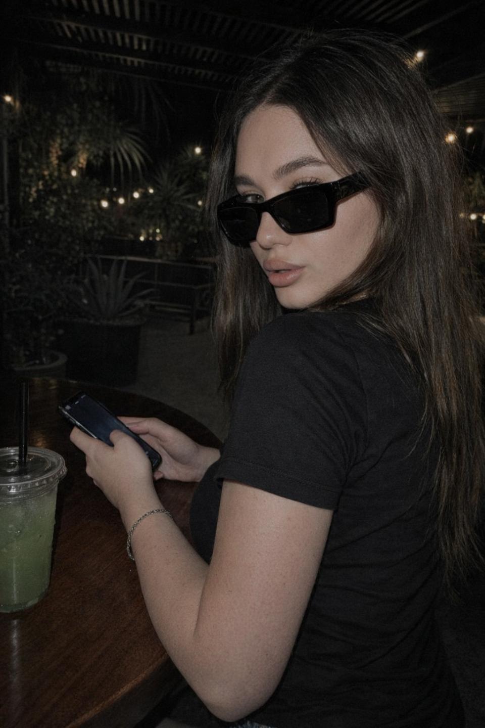 Image of cam model AlexaStrei from XloveCam