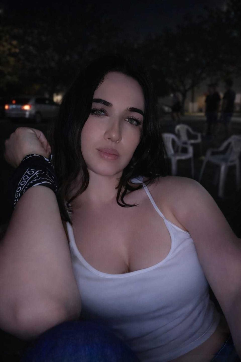 Image of cam model LorensStar from XloveCam