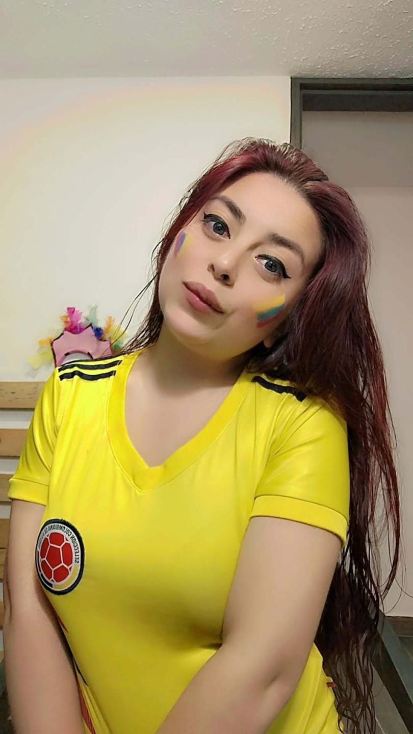 Image of cam model Dannazv from XloveCam