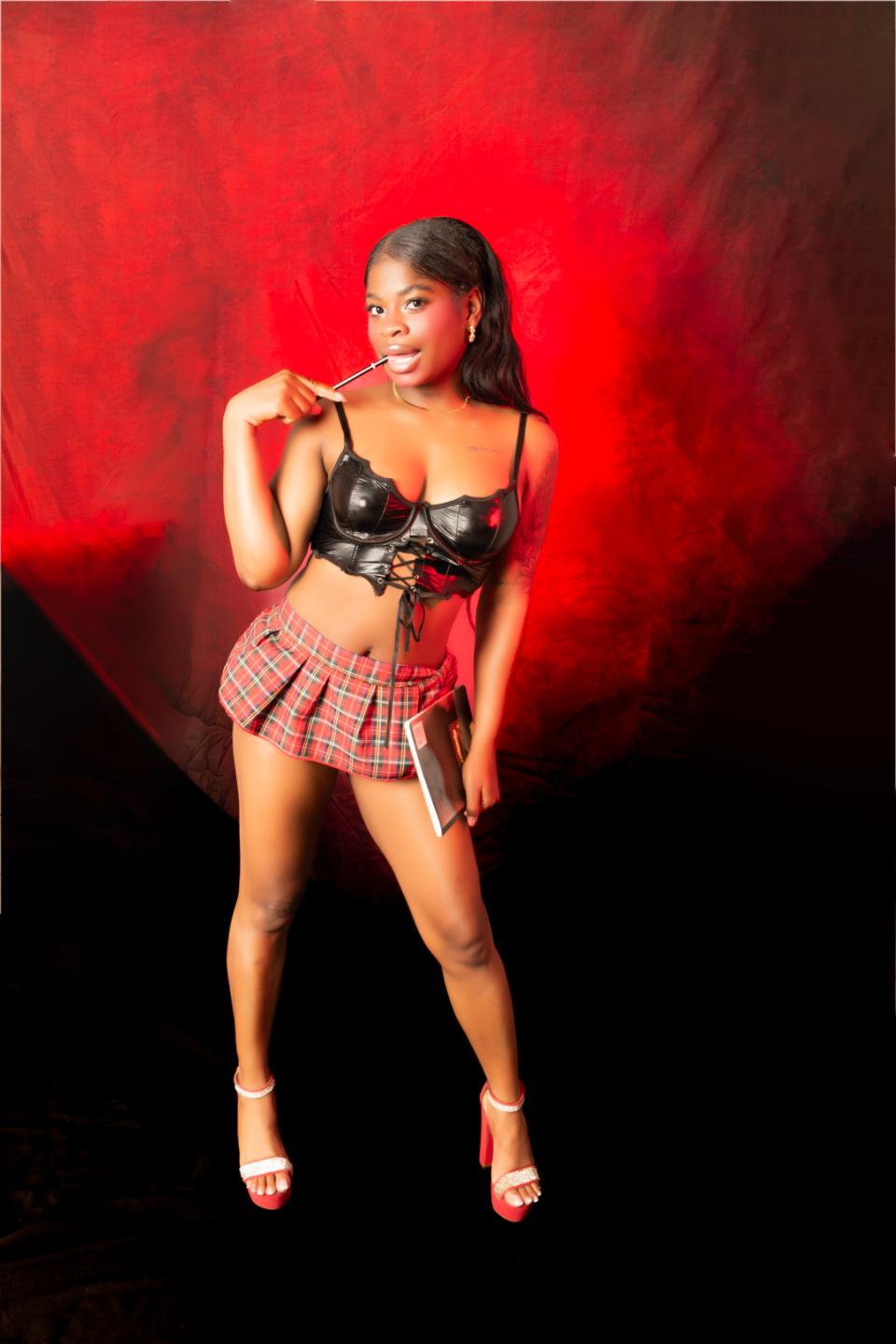 Image of cam model TamaraLubezki from XloveCam