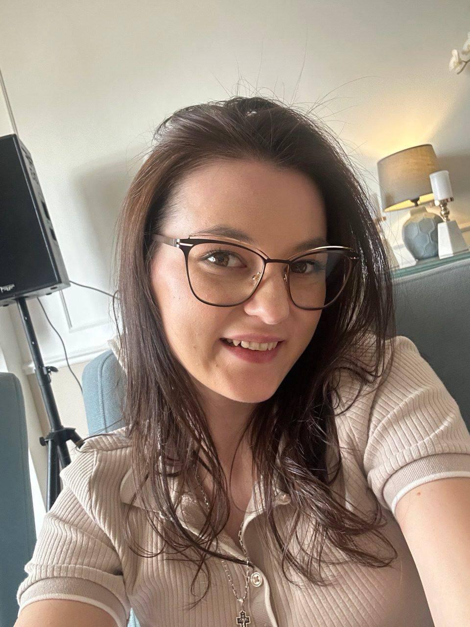 Image of cam model Yasinia from XloveCam