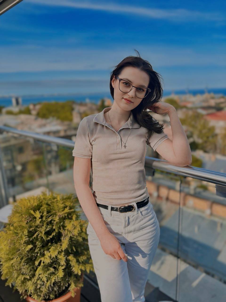 Image of cam model Yasinia from XloveCam