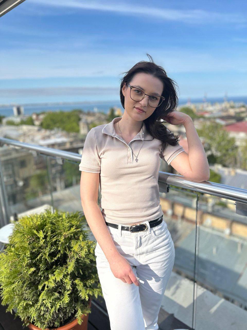 Image of cam model Yasinia from XloveCam