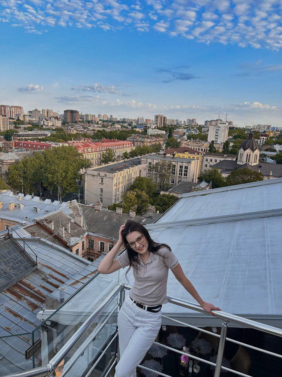 Image of cam model Yasinia from XloveCam