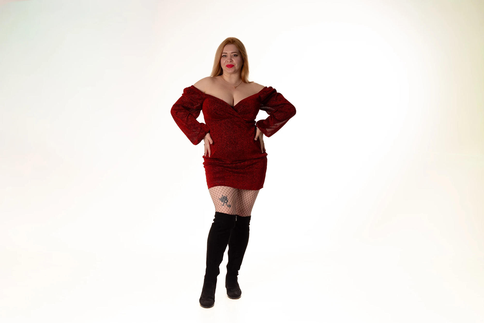 Image of cam model OliviaVerr from XloveCam