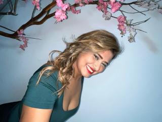 SecretFroomies - Live sex cams model