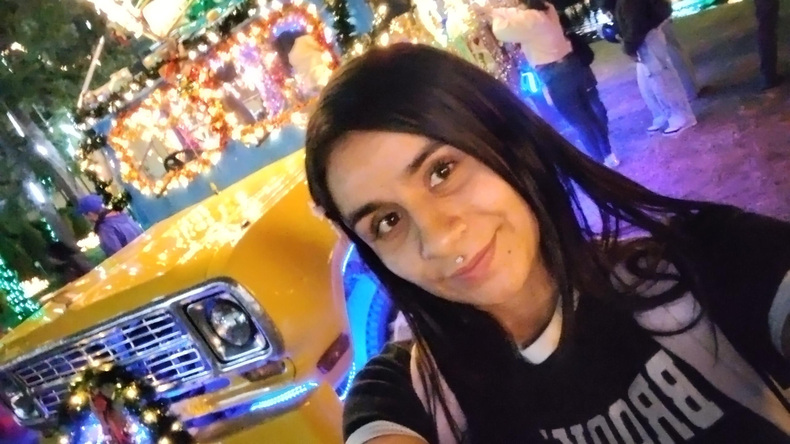 Image of cam model AmberLuxefg from XloveCam