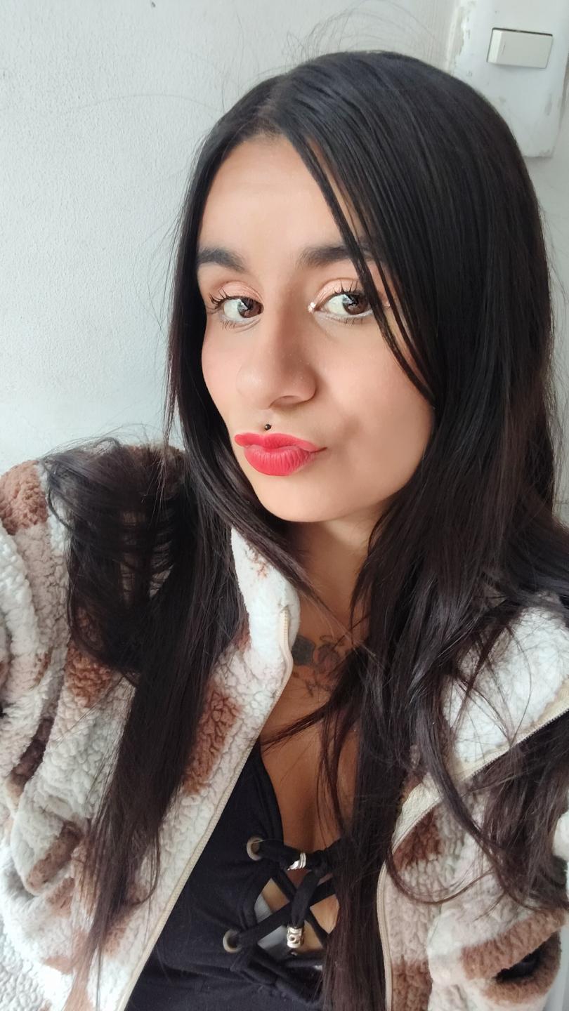 Image of cam model AmberLuxefg from XloveCam